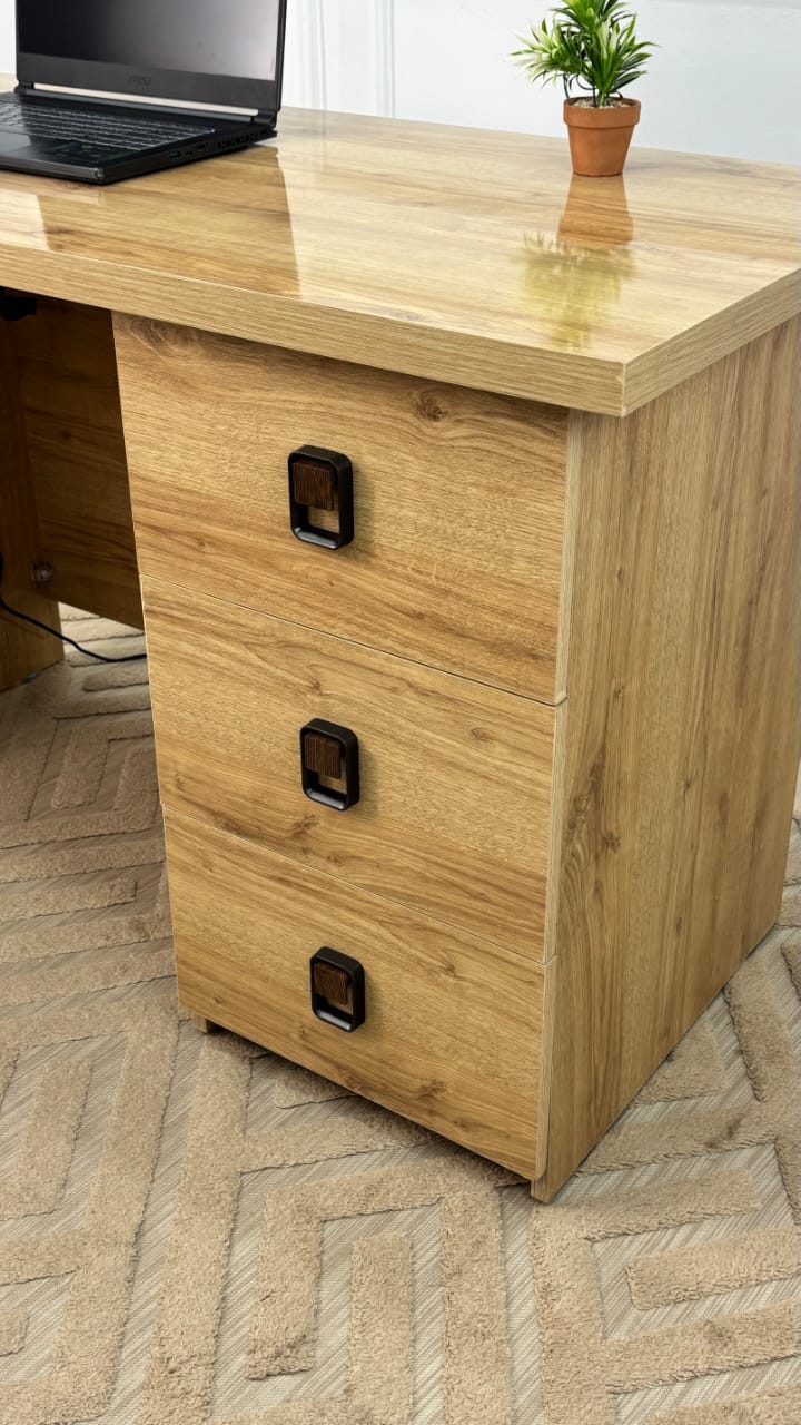 Bureau – Design moderne avec 3 tiroirs de rangement